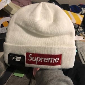 Supreme beanie nwt
